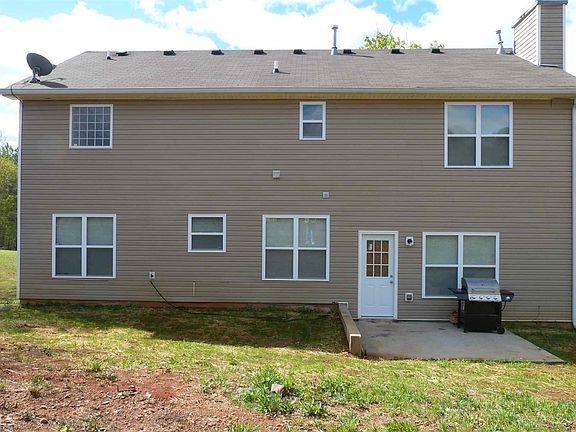 3rd image of 412 Peterson Dr #85