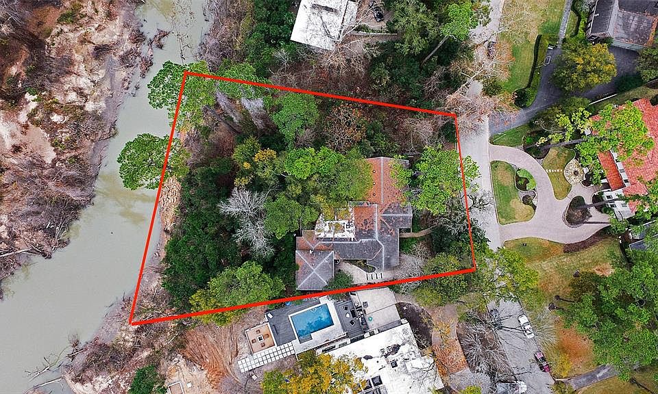 1st image of 258 Pine Hollow Ln