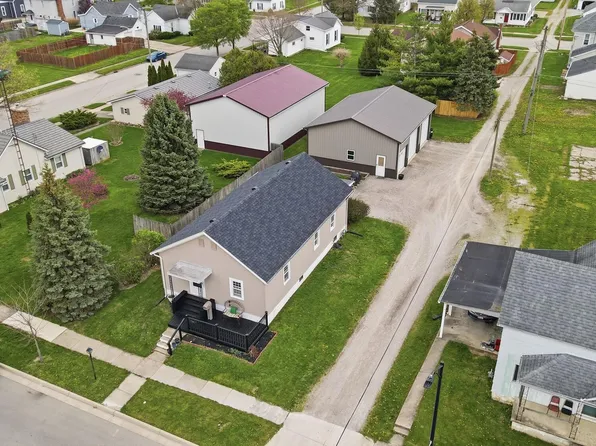 706 Buchanan St, Wapakoneta, OH 45895