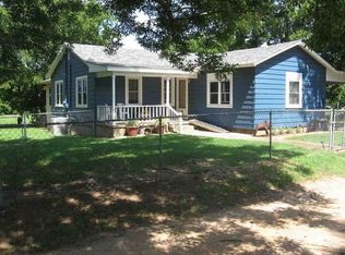 102 E 3rd St, Sulphur, OK 73086