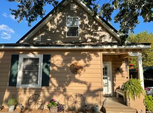 1109 4th St, Monett, MO 65708