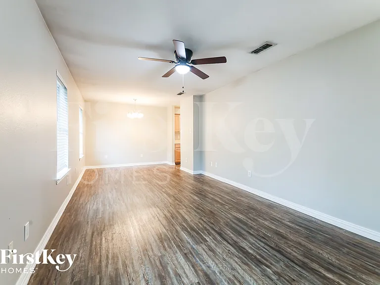 1607 Coleman St — Photo 7