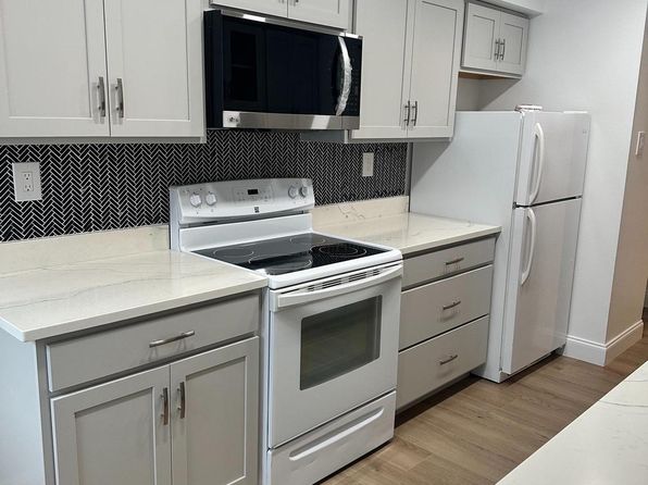 13 Ashley Ct #13