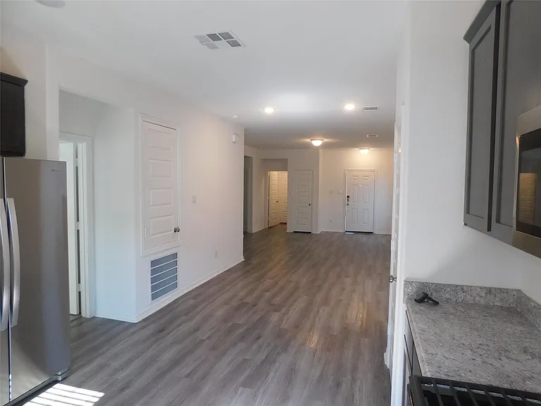 16658 Moss Ln — Photo 13