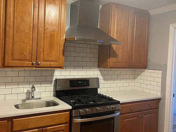 5th image of 61 Speedwell Ave Floor 1
