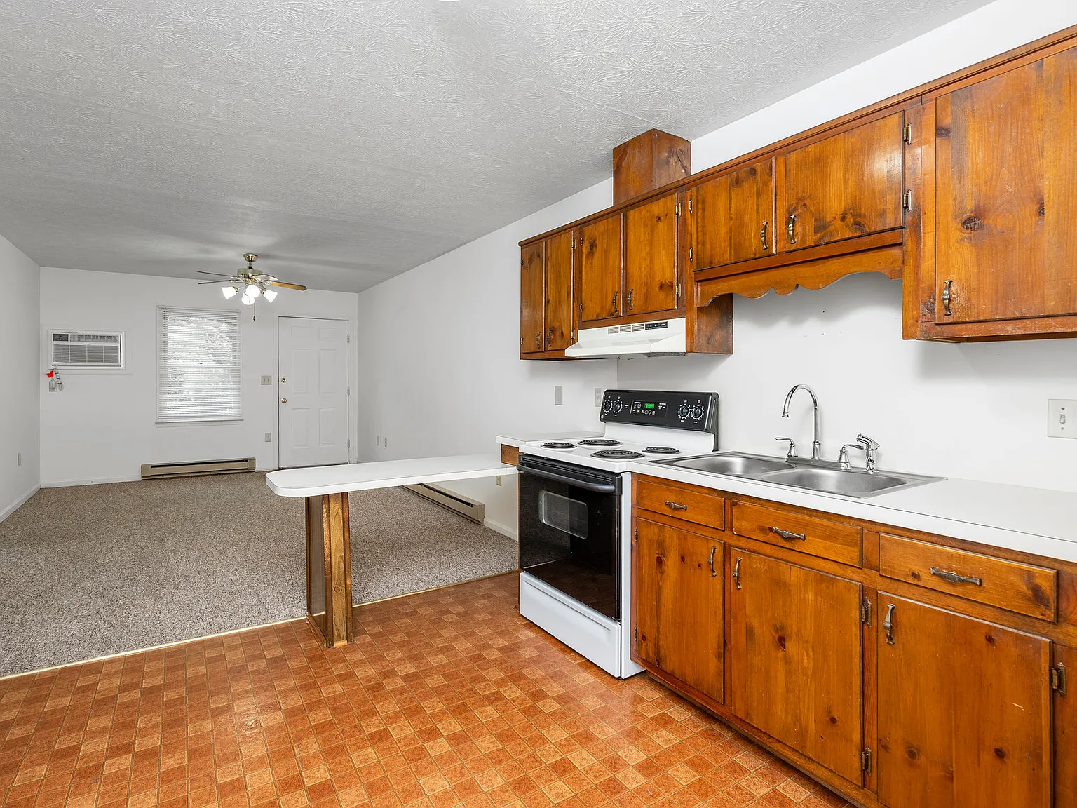 2 bed, 700 sqft, $1,075 — Photo 3