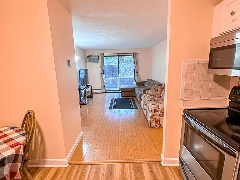 35 Andrew St #10 — Photo 5