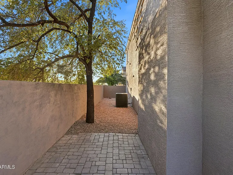 7527 S 13th Pl — Photo 25