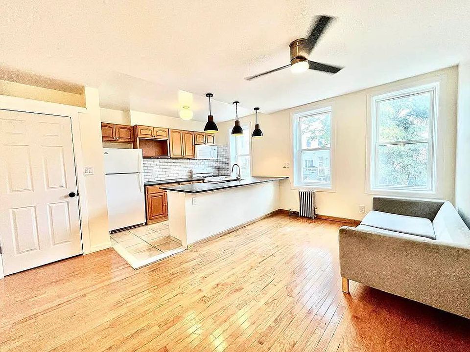 1st image of 602 Morgan Ave #2