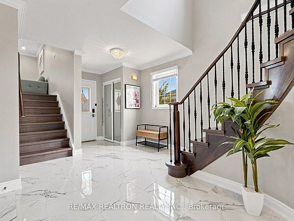 3rd image of 21 Rainsford Rd