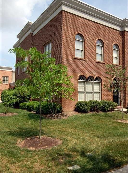1st image of 942 Village Green Ave
