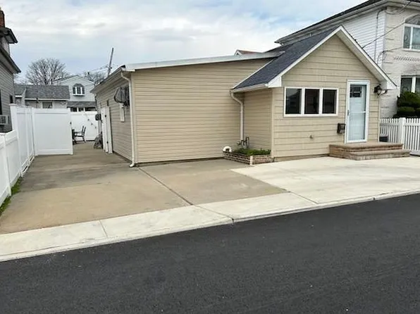 11 Waterside St, Staten Island, NY 10306