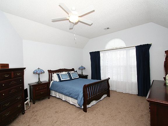 5th image of 516 S Kalanchoe Ave