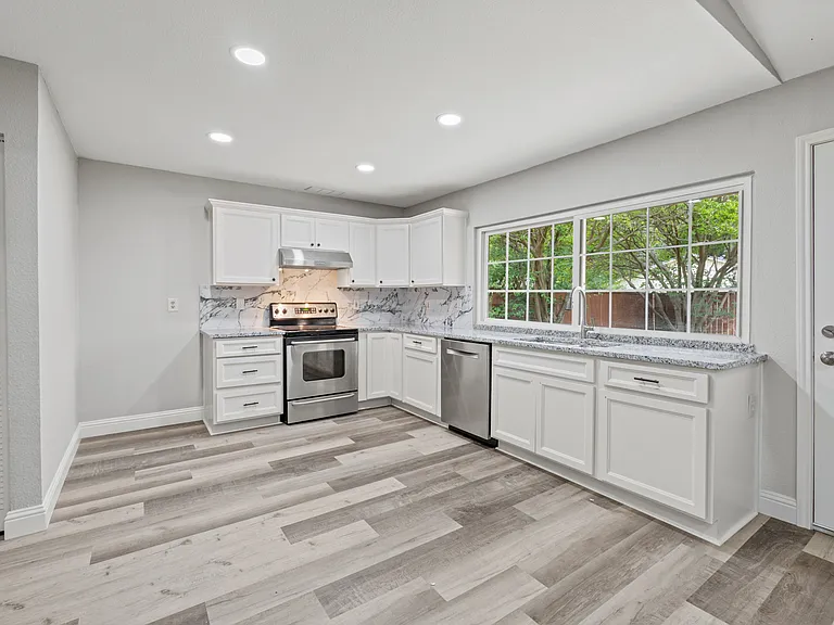 3939 Branch Hollow Dr — Photo 6