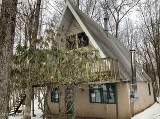 241 Pine Tree Dr, Cresco, PA 18326