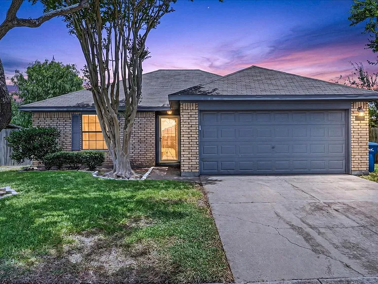 6810 Blue Skyway Dr — Photo 2