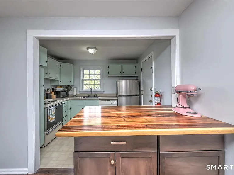 1254 Farmington Ave #C — Photo 8