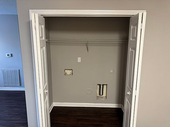 4th image of 1620 Hope Ln #107