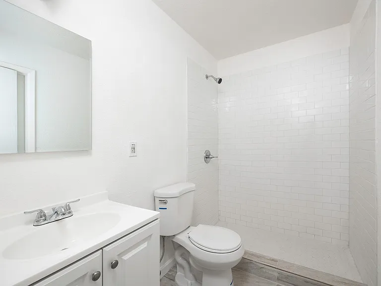 1201 N St Vrain Street — Photo 6