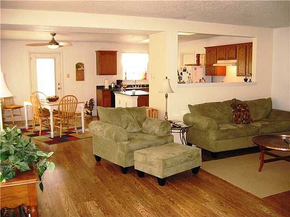 4th image of 2360 Shadowbrook Dr