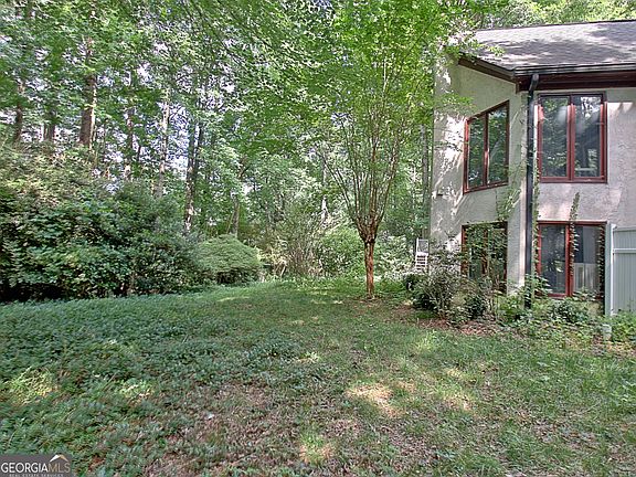 4th image of 121 Lakeside Dr