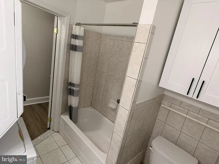 2917 W Girard Ave #2 — Photo 15