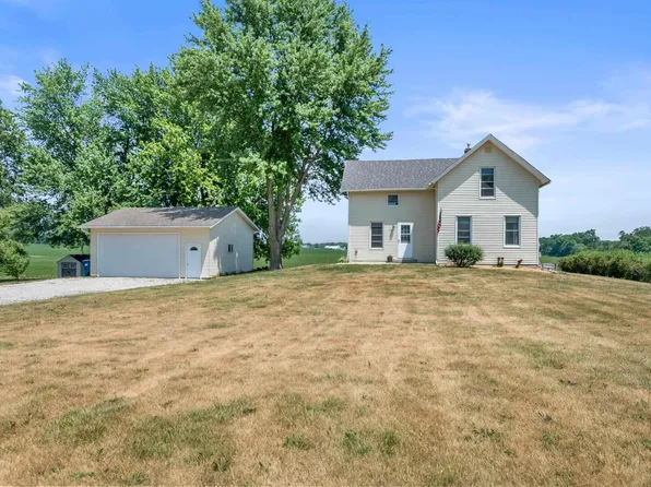 301 N 1st St, Long Grove, IA 52756