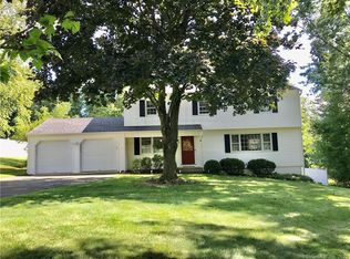 10 Green Pasture Rd, Bethel, CT 06801