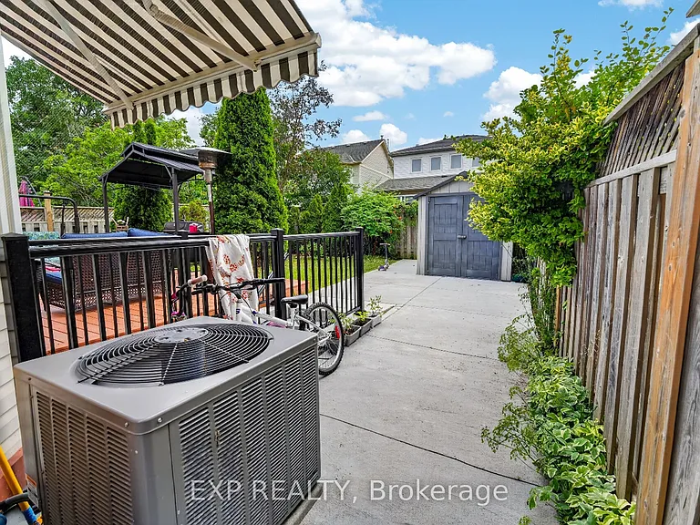 5896 Chorley Pl #UPPER — Photo 44
