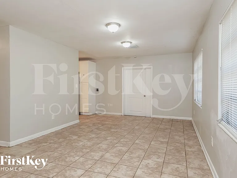 2623 New Jersey Rd — Photo 7