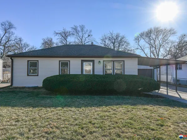 915 Hartley St, Lincoln, NE 68521
