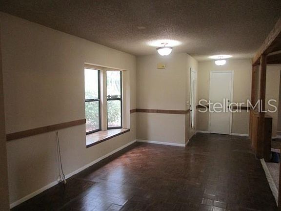 3rd image of 3271 Shamrock Dr