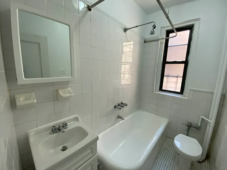147-03 Northern Blvd #3D — Photo 5