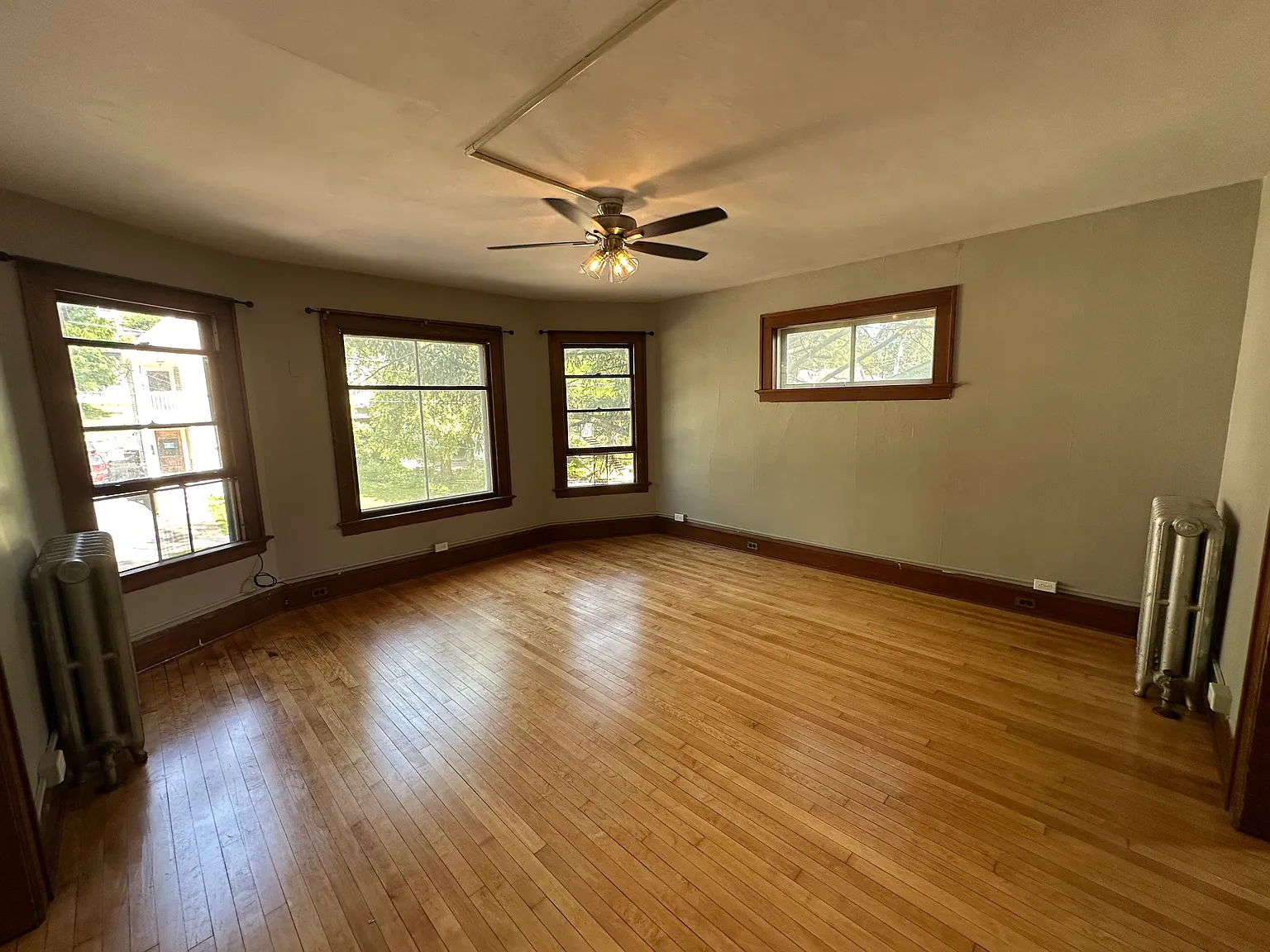 287 S Winooski Ave — Photo 3