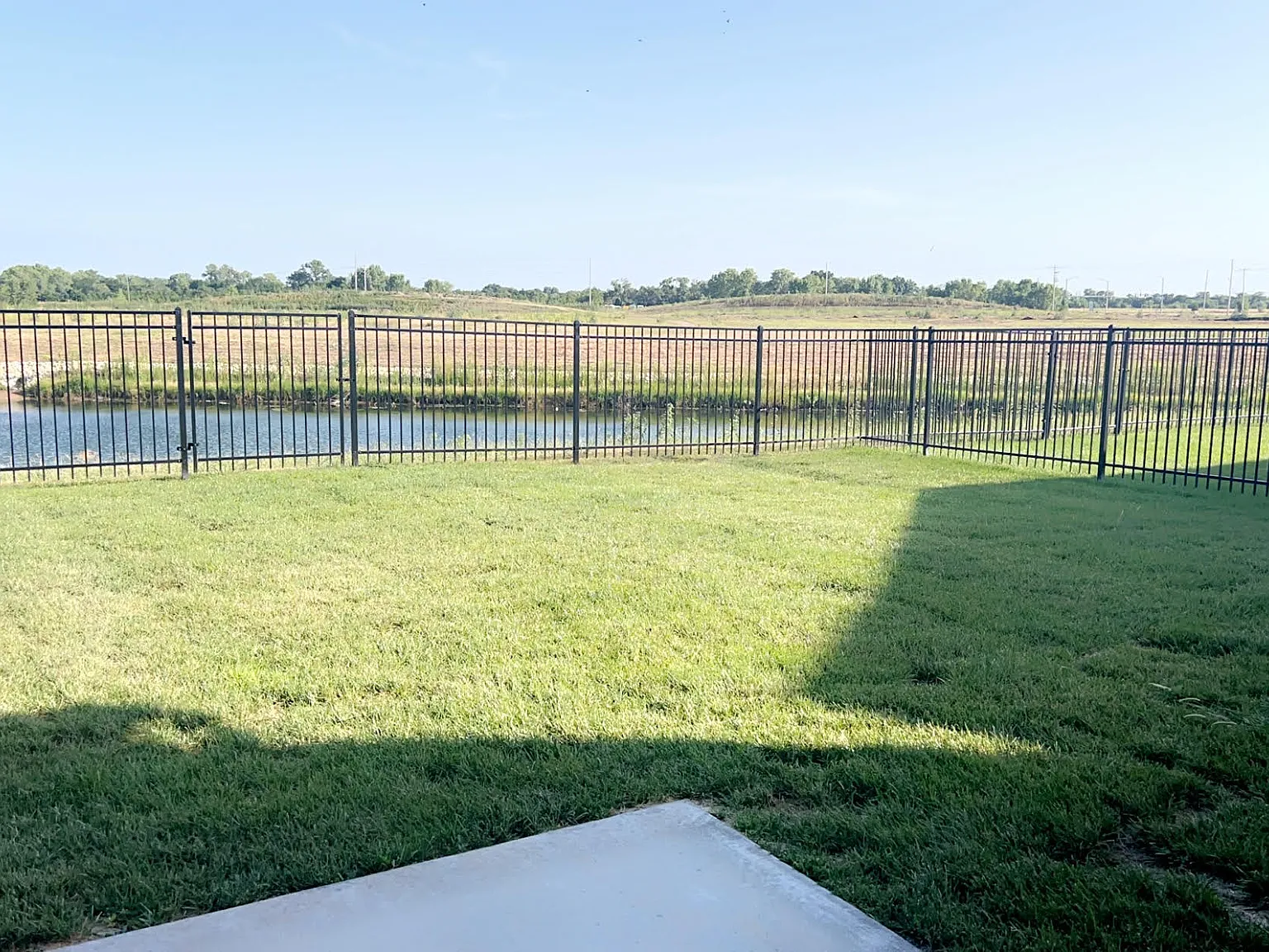 4 bed, 2200 sqft, $1,750 — Photo 2