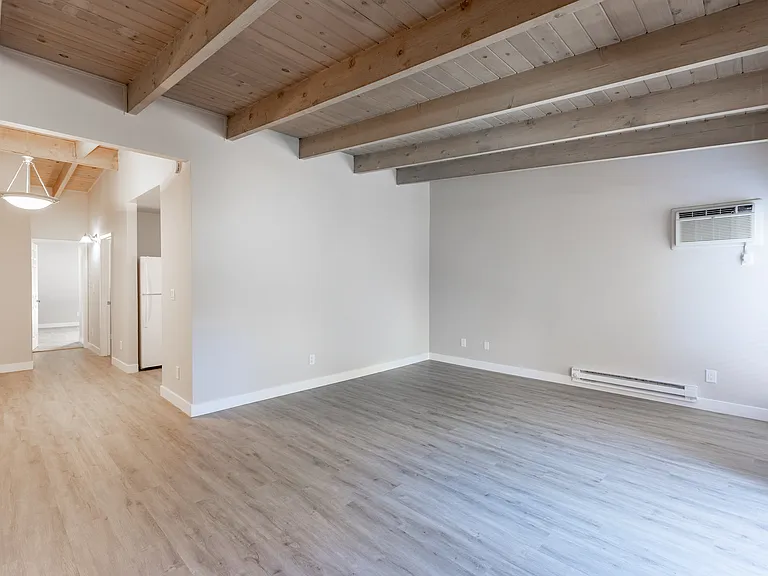 1515 The Glens Apartments — Photo 15
