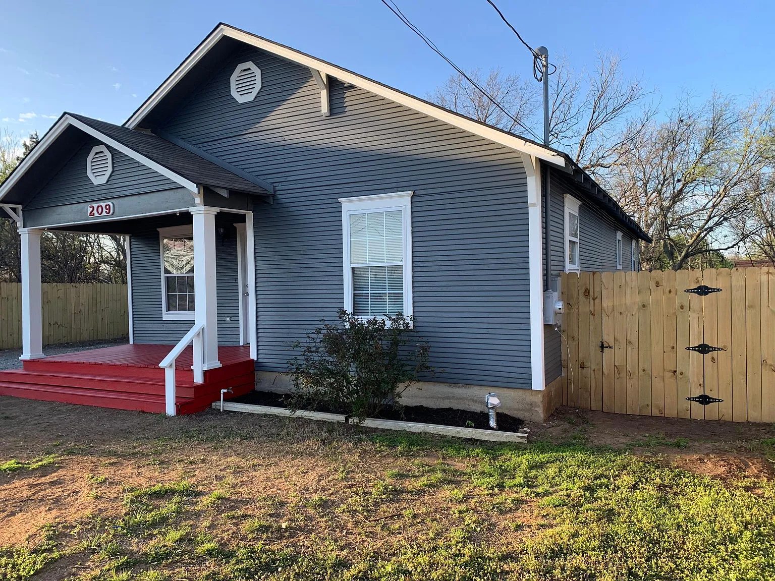 209 W Britton St — Photo 4