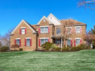 2 Swayze Ln, Chester, NJ 07930