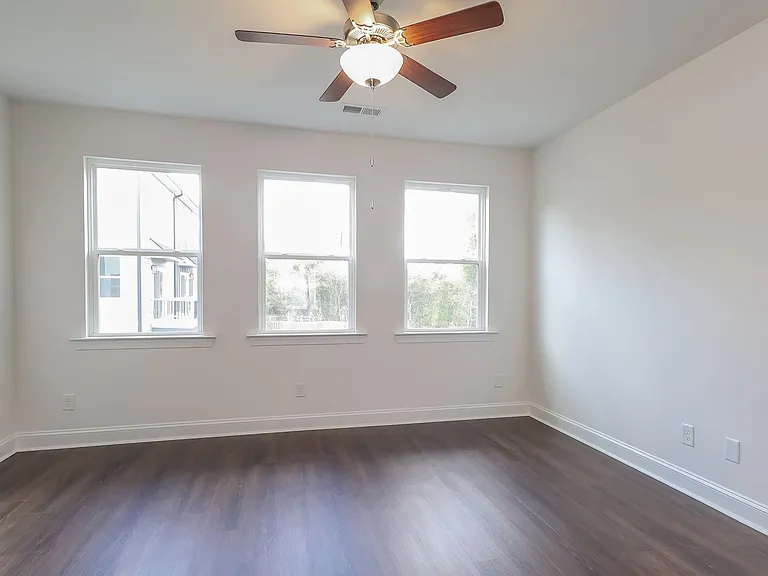 716 Drakeford Ct — Photo 7