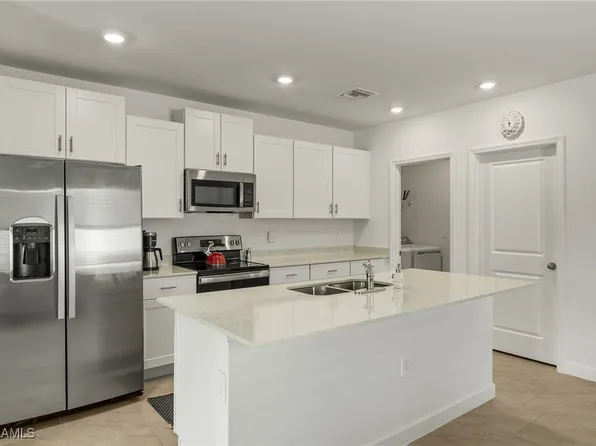 12105 Monterey Pine Ln, Fort Myers, FL 33966