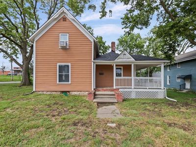102 E Miami St, Paola, KS, 66071