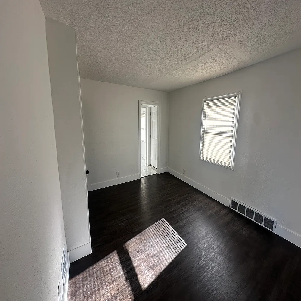 5246 Maryland Street - 1 — Photo 3