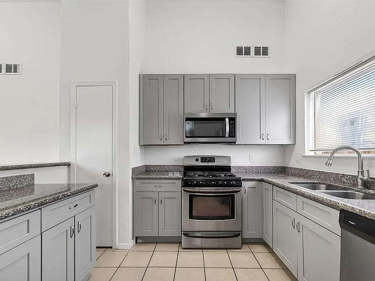 1122 Woodbridge Ave — Photo 17