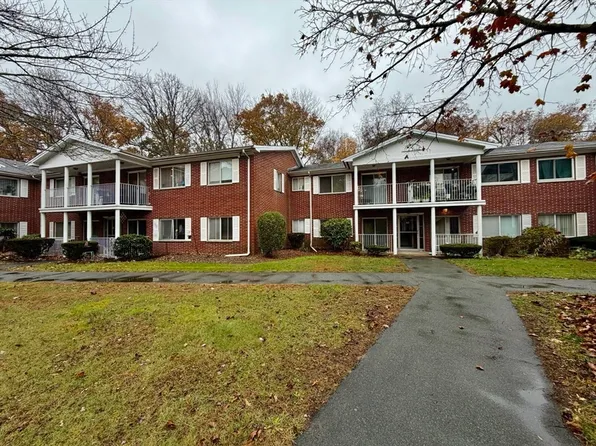 40 Bayberry Dr APT 1, Sharon, MA 02067