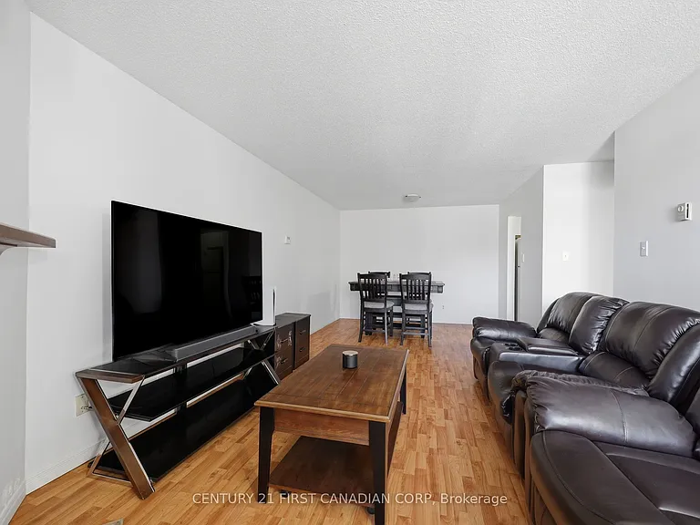 2228 Trafalgar St #201 — Photo 9