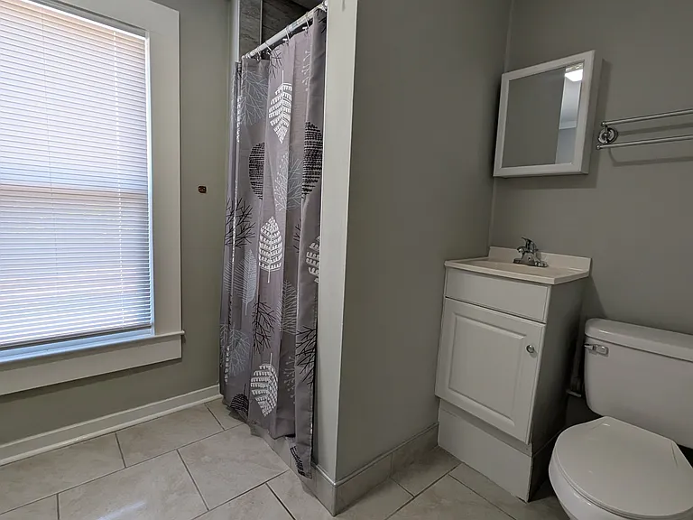 1206 S Salisbury St #G — Photo 6