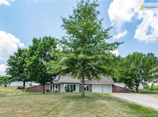 3320 S Fields Rd, Oak Grove, MO 64075