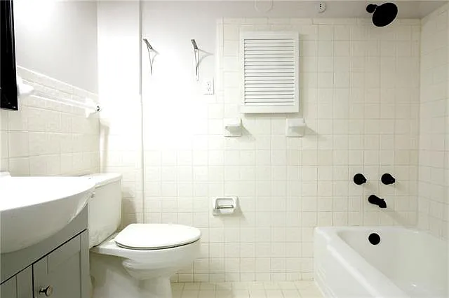 1205 Saint Charles Ave #1008 — Photo 8