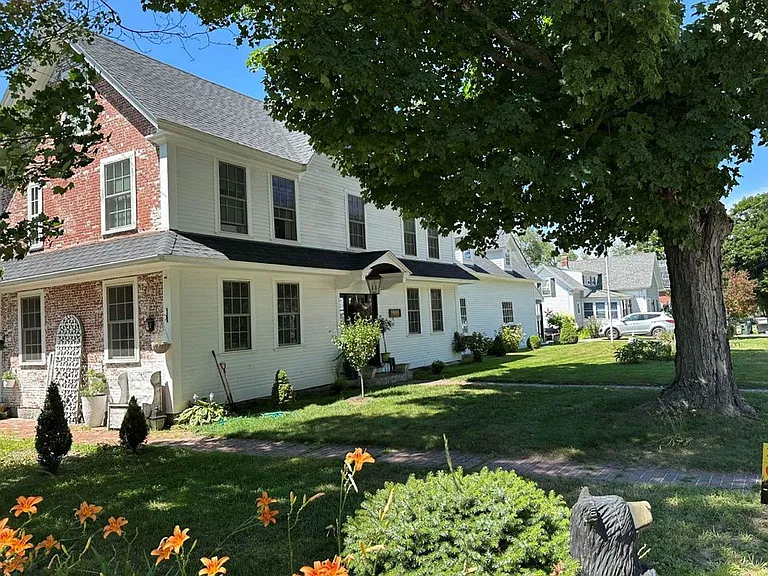 32 Concord St — Photo 14