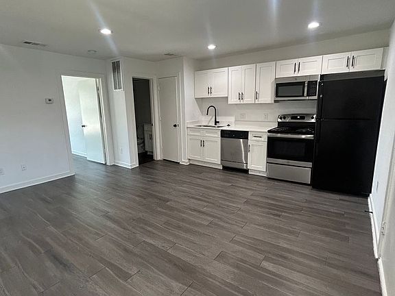 2nd image of 321 E 8th St APT 216